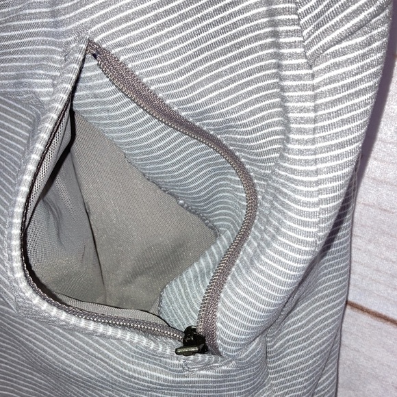 Athleta Modern Metro Grey Striped Shortie Shorts - XS - Picture 9 of 12